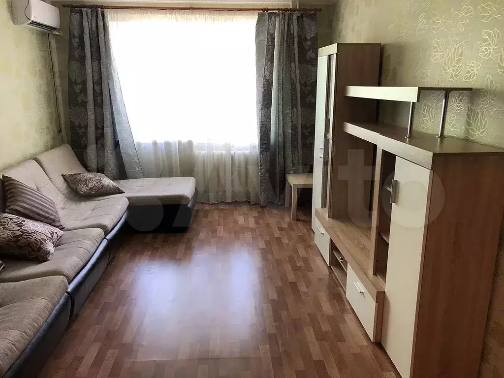3-к. квартира, 82 м, 4/10 эт. - Фото 0