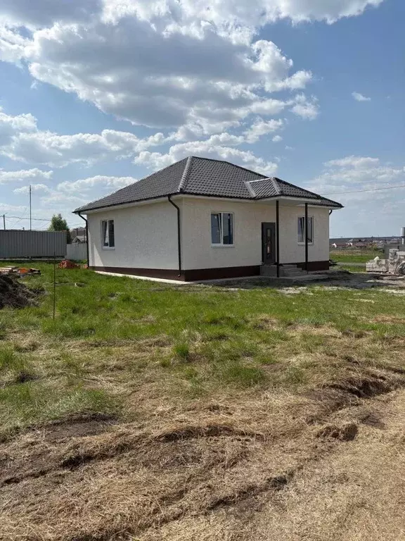Дом в Курская область, Курский район, Новопоселеновский сельсовет, д. ... - Фото 1