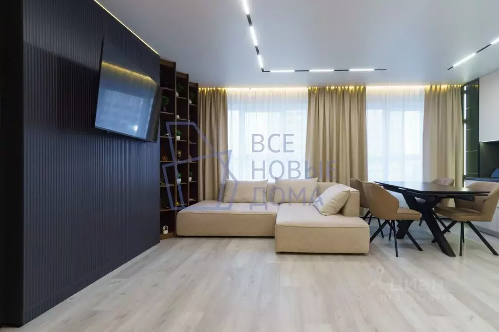 3-к кв. Новосибирская область, Новосибирск ул. Ясный Берег, 27 (65.0 ... - Фото 1