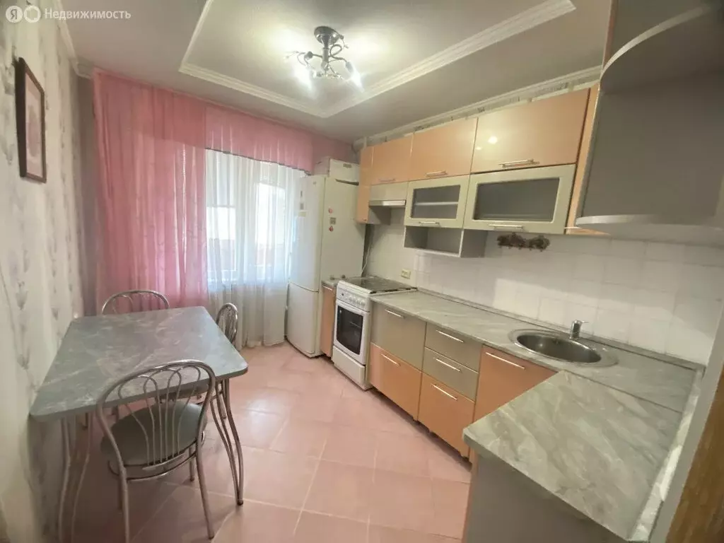 3-комнатная квартира: Зеленодольск, улица Фрунзе, 13 (72.4 м) - Фото 1