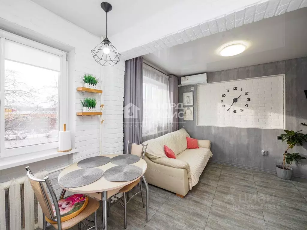 3-к кв. Омская область, Омск просп. Мира, 18 (54.7 м) - Фото 1