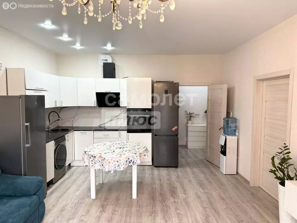 3-комнатная квартира: Западный, микрорайон Привилегия, Уютная улица, 8 ... - Фото 1