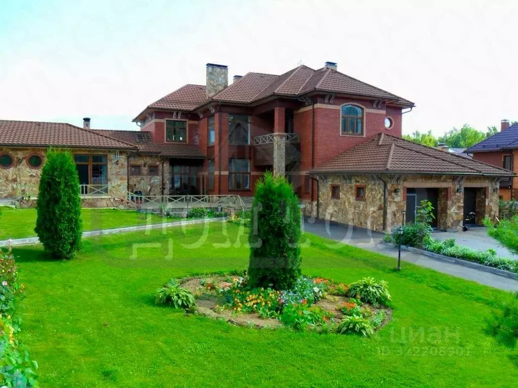 Дом в Москва д. Бурцево, ул. Новобурцевская (700 м) - Фото 1