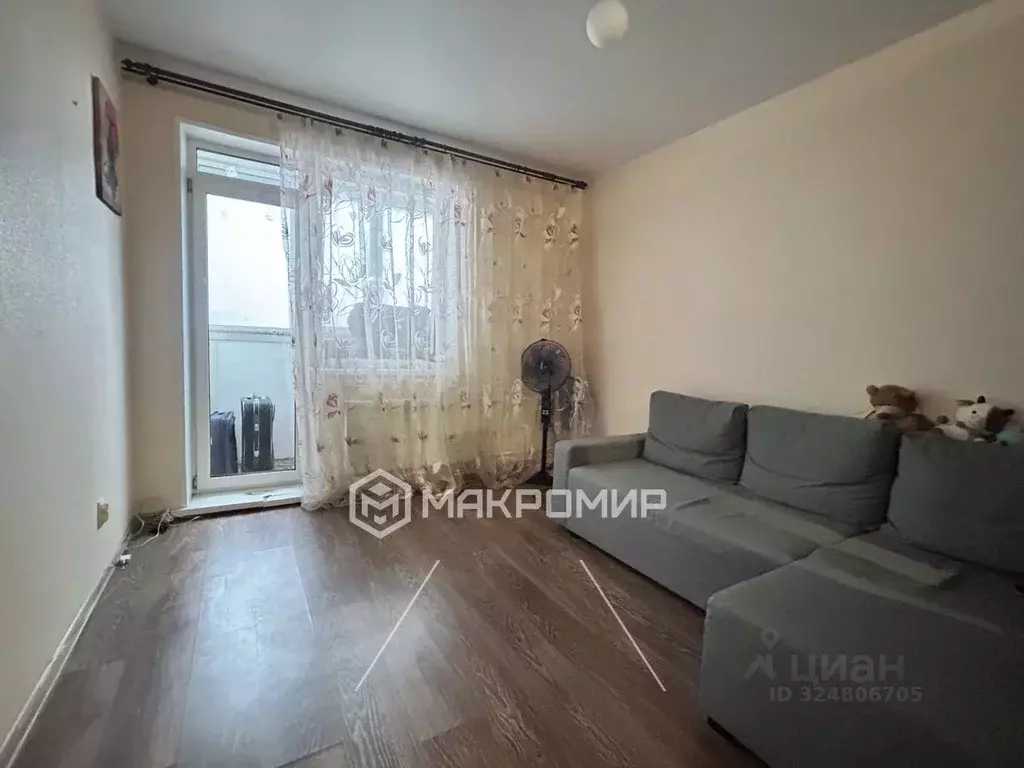 Студия Челябинская область, Челябинск ул. Братьев Кашириных, 131 (28.0 ... - Фото 0