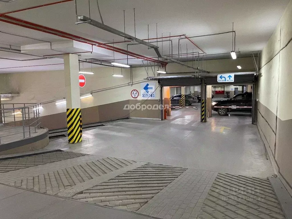 Гараж в Свердловская область, Екатеринбург ул. Куйбышева, 21 (18 м) - Фото 0