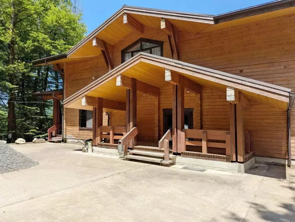 Дом в Краснодарский край, Сочи городской округ, с. Солохаул ул. ... - Фото 0
