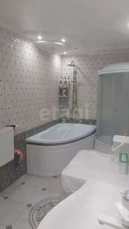 Дом в Ростовская область, пос. Целина 9-я линия (260 м) - Фото 1