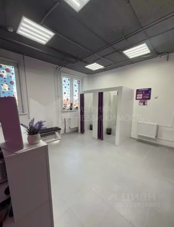 Помещение свободного назначения в Тюменская область, Тюмень ул. ... - Фото 1