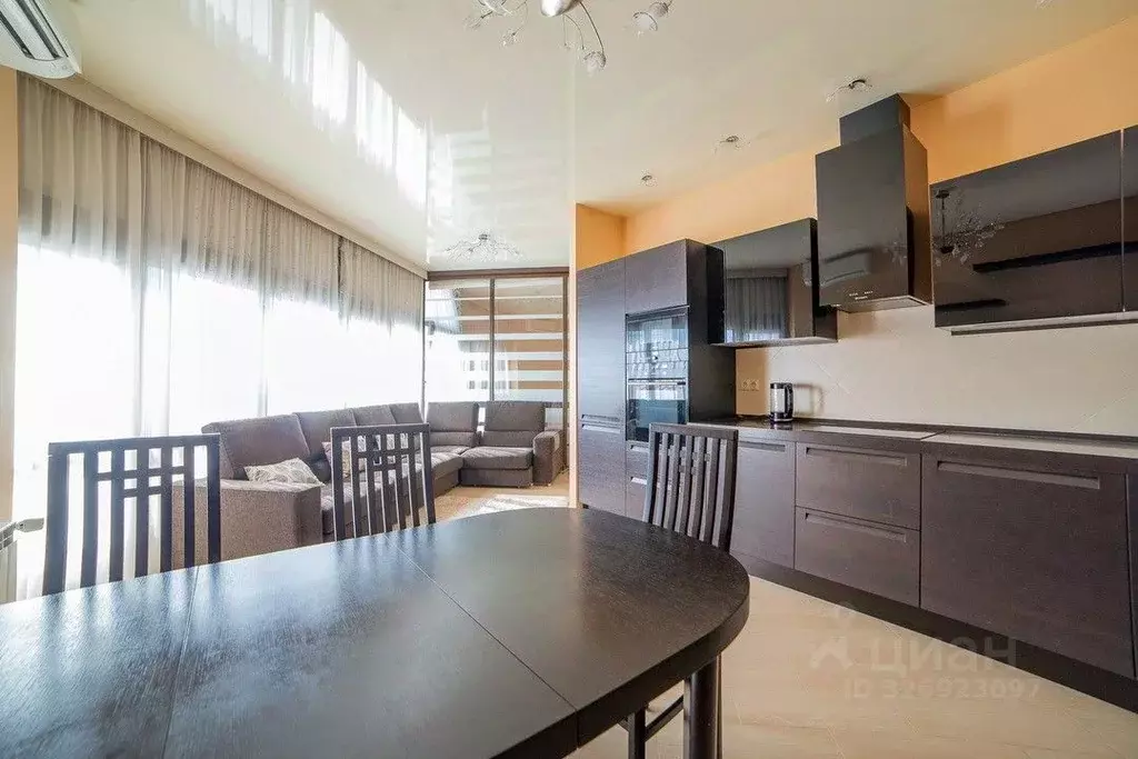 1-к кв. Свердловская область, Екатеринбург ул. Малышева, 71А (69.0 м) - Фото 2