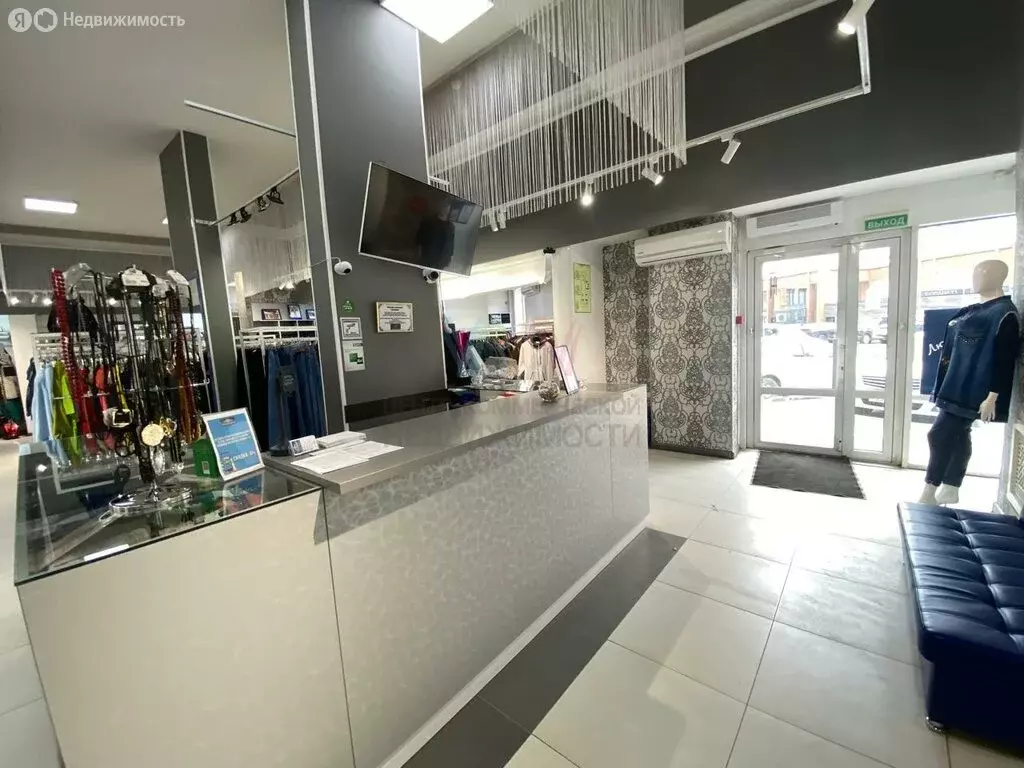 Торговая площадь (163 м) - Фото 1