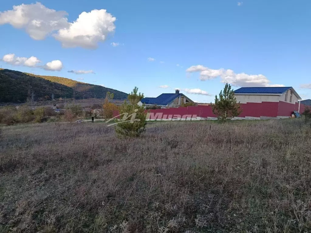 Участок в Крым, Симферопольский район, Добровское с/пос, с. Пионерское ... - Фото 2