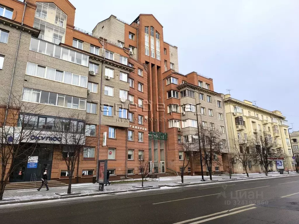 Помещение свободного назначения в Красноярский край, Красноярск просп. ... - Фото 1