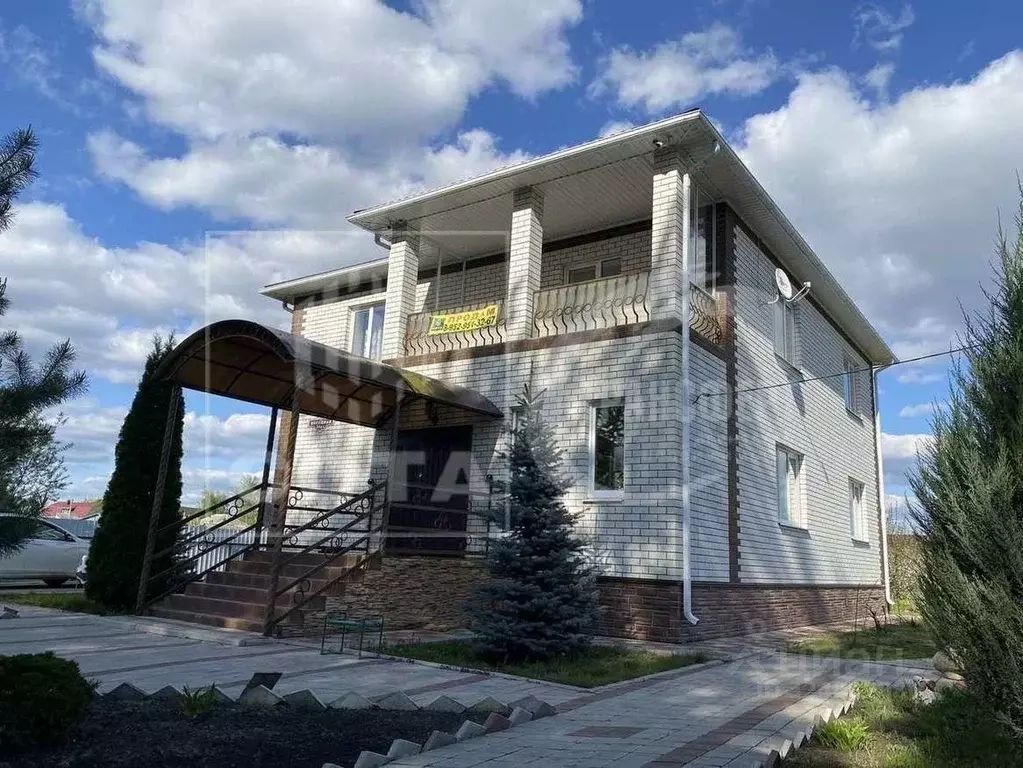 Дом в Воронежская область, с. Новая Усмань  (210 м) - Фото 1