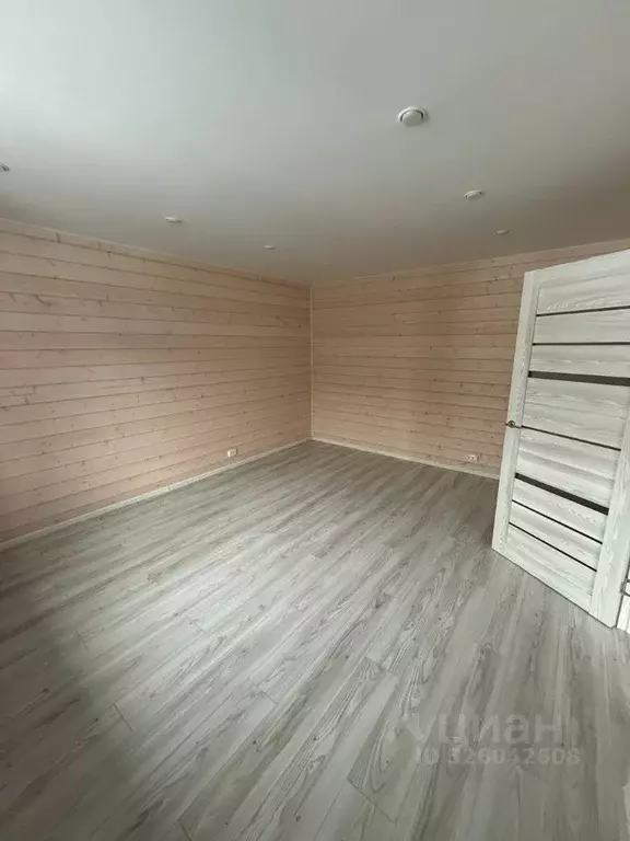 Дом в Новгородская область, Новгородский район, Бронницкое с/пос, д. ... - Фото 1