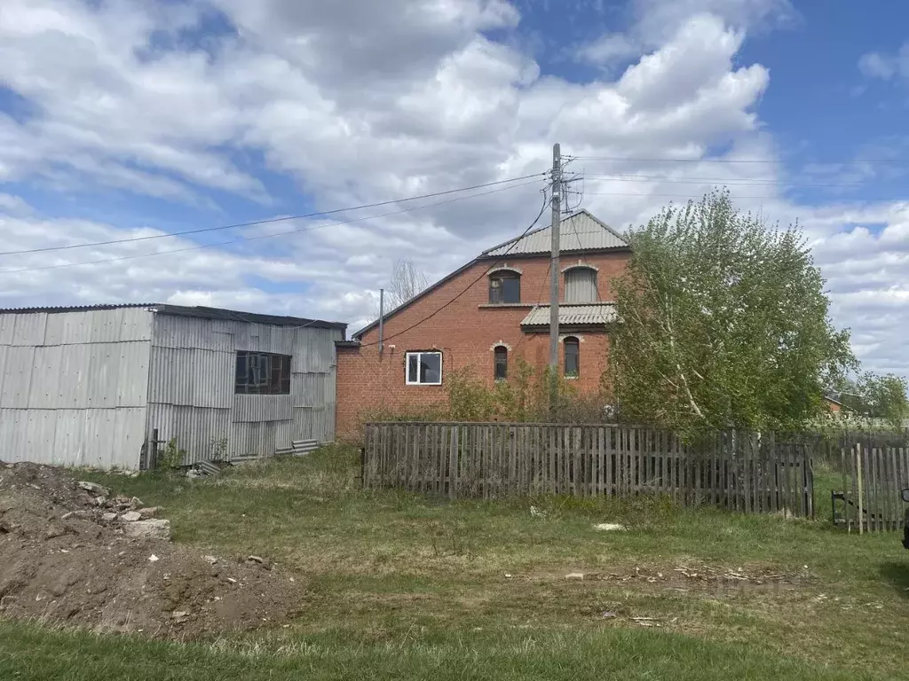 Дом в Омская область, Азовское с/пос, д. Пахомовка ул. Молодежная (130 ... - Фото 1