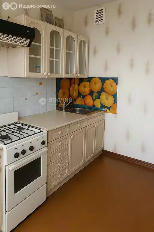 3-комнатная квартира: Чебоксары, улица Кадыкова, 32 (70 м) - Фото 1