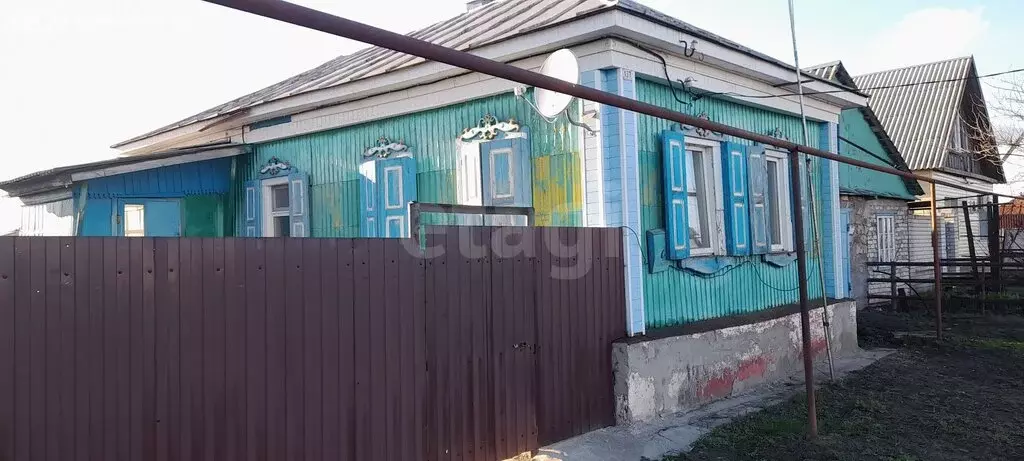 Дом в Балашовский район, рабочий посёлок Пинеровка, улица Луначарского ... - Фото 1