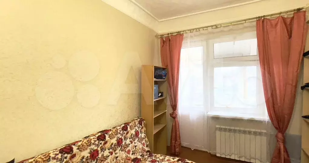 Комната 16 м в 3-к., 4/4 эт. - Фото 0