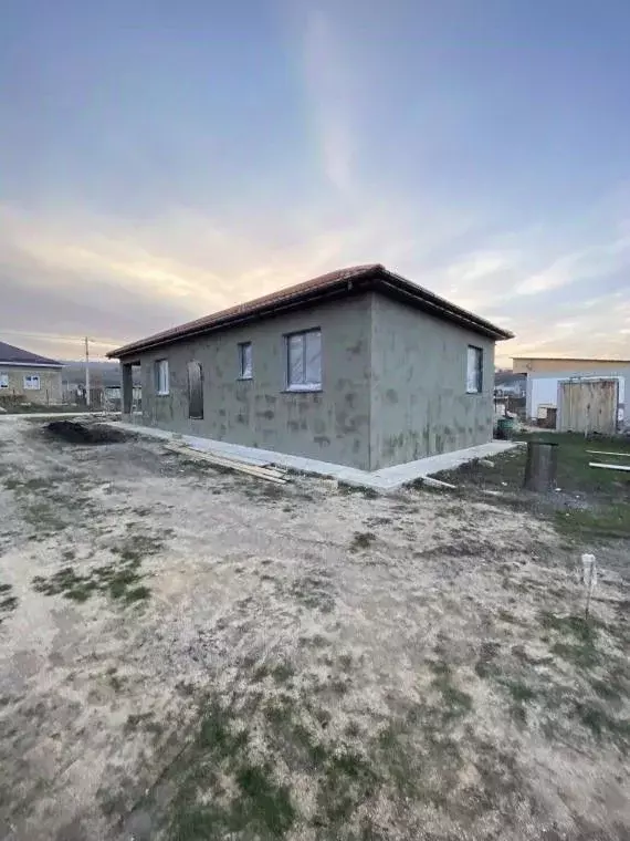 Дом в Крым, Симферопольский район, Добровское с/пос, с. Пионерское ул. ... - Фото 1