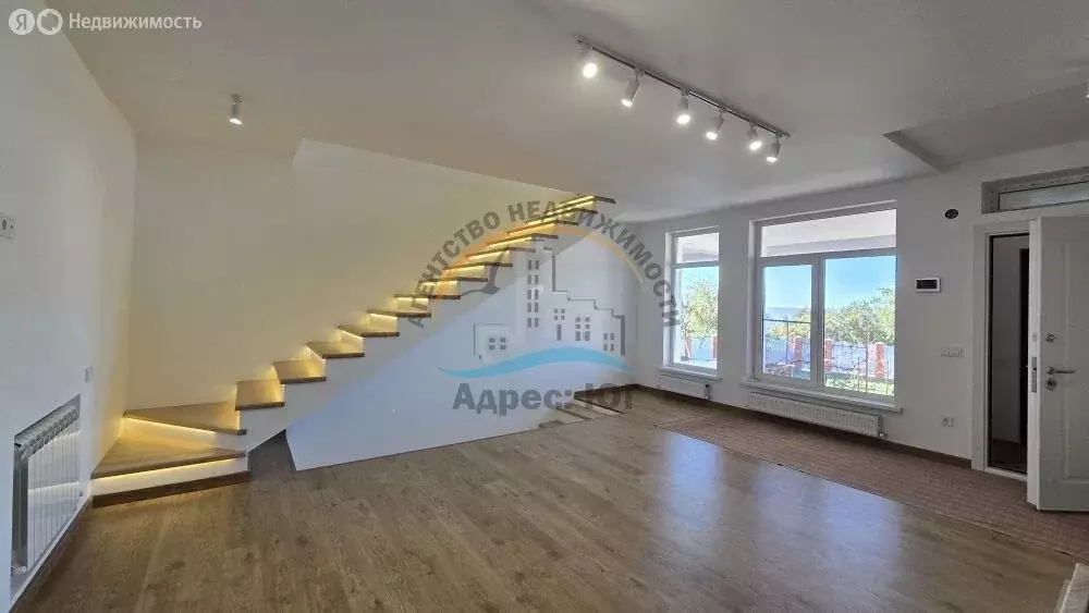 Дом в село Витязево, Кубанская улица (160 м) - Фото 1