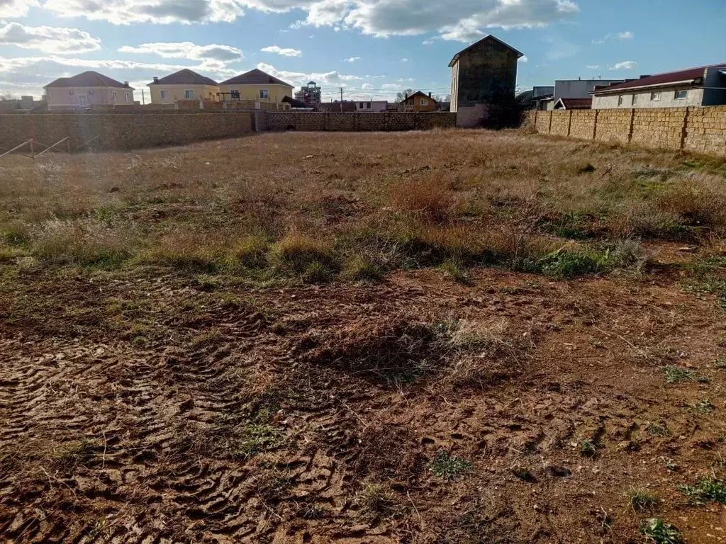 Участок в Крым, Евпатория городской округ, Заозерное пгт ул. ... - Фото 1