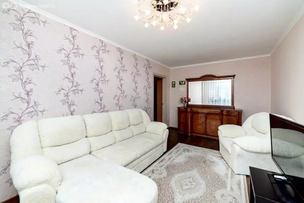 3-комнатная квартира: Курган, жилой район Заозёрный, 4-й микрорайон, ... - Фото 2