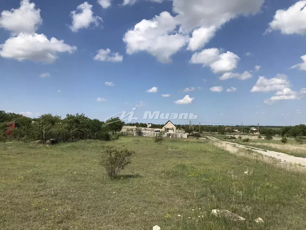 Участок в Крым, Симферопольский район, с. Трудовое ул. Зеленая (8.9 ... - Фото 1