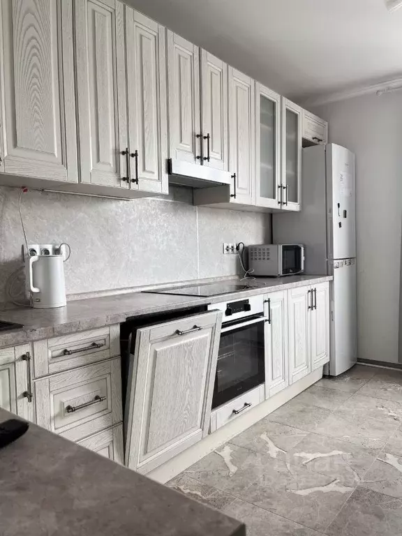 3-к кв. Москва ул. Генерала Белова, 28к2 (80.5 м) - Фото 1