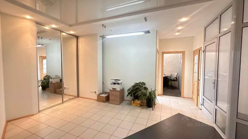 Офис в Свердловская область, Екатеринбург ул. 8 Марта, 12А (71 м) - Фото 2