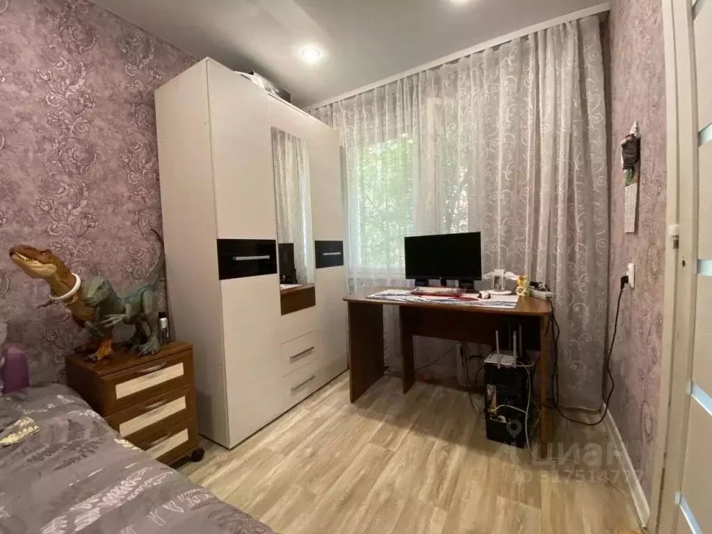 3-к кв. Нижегородская область, Нижний Новгород ул. Политбойцов, 22 ... - Фото 0