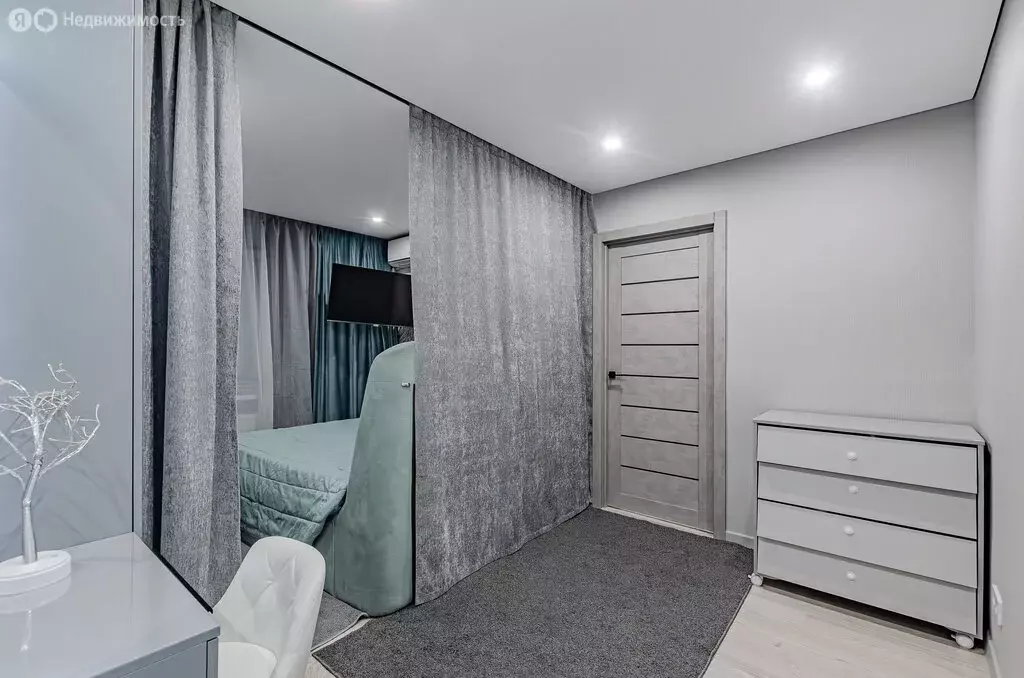 3-комнатная квартира: Казань, улица Фатыха Амирхана, 31 (63 м) - Фото 1