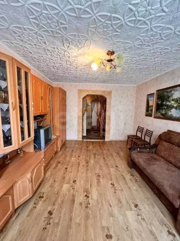 2-к кв. Крым, Белогорск ул. Нижнегорская, 33 (50.0 м) - Фото 0