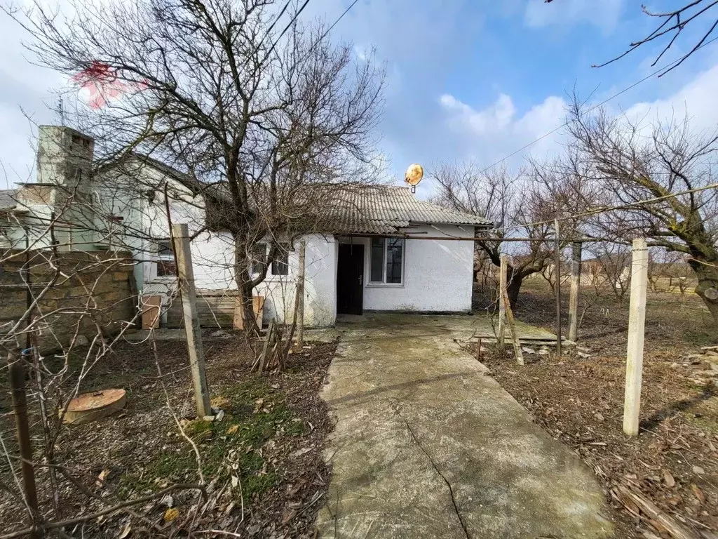Дом в Крым, Сакский район, с. Ромашкино ул. Шевченко, 53 (90 м) - Фото 1