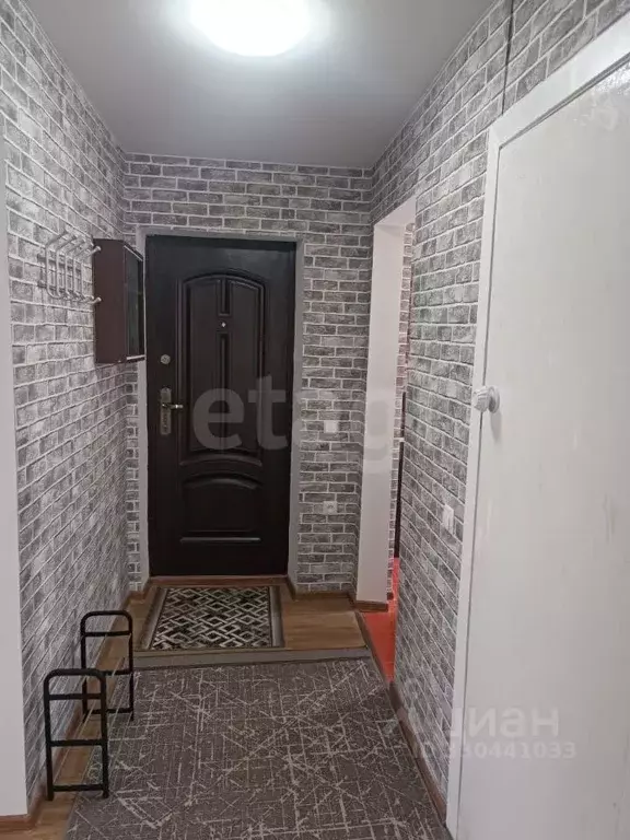 2-к кв. Крым, Черноморское пгт ул. Щорса, 18 (42.4 м) - Фото 1