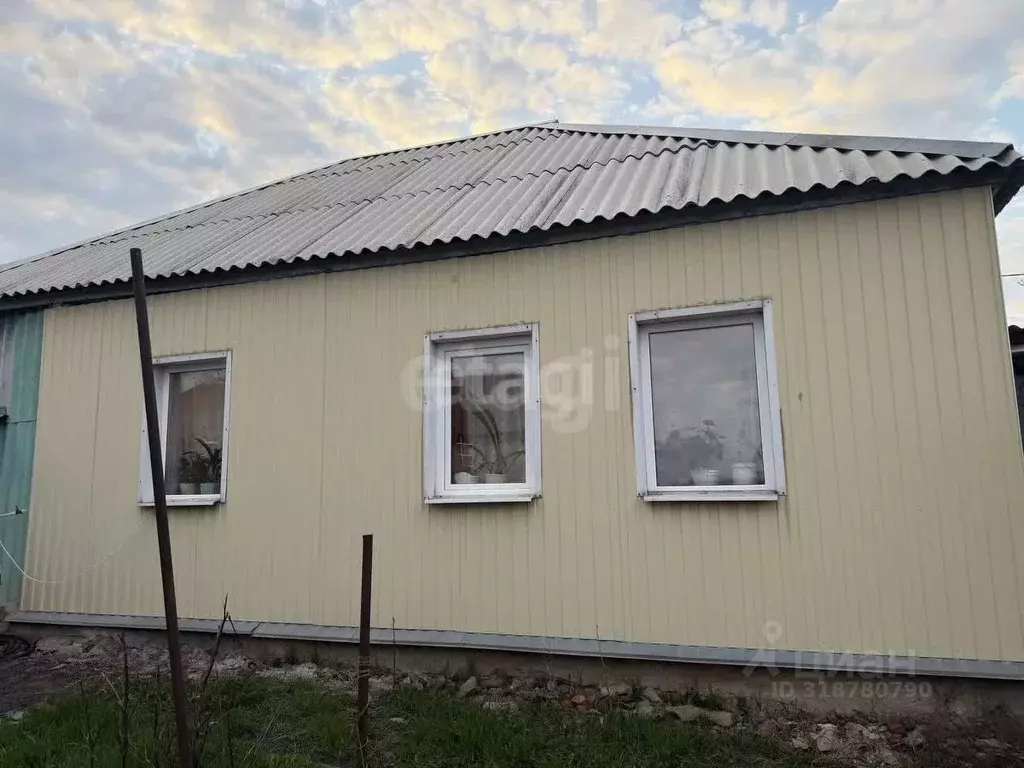Дом в Белгородская область, Губкинский городской округ, с. Заломное ... - Фото 1