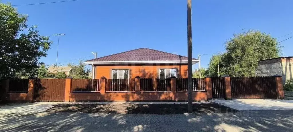 Дом в Ростовская область, Семикаракорск Социалистическая ул. (96 м) - Фото 1