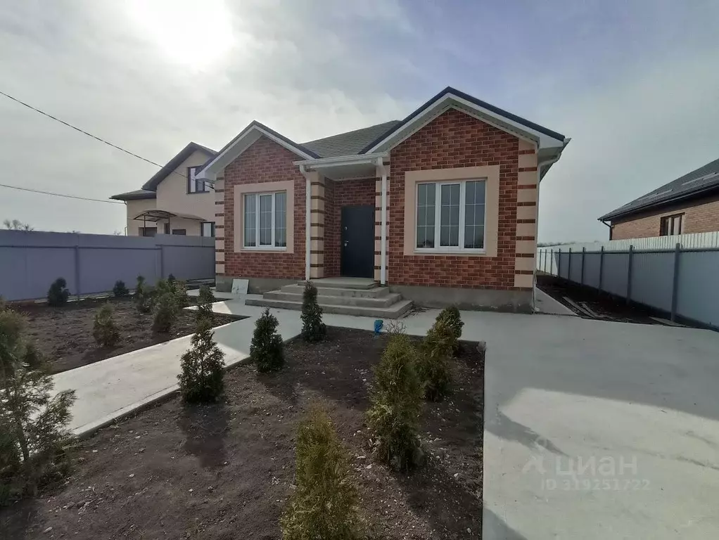 Дом в Краснодарский край, Динской район, с. Красносельское Молодежная ... - Фото 2