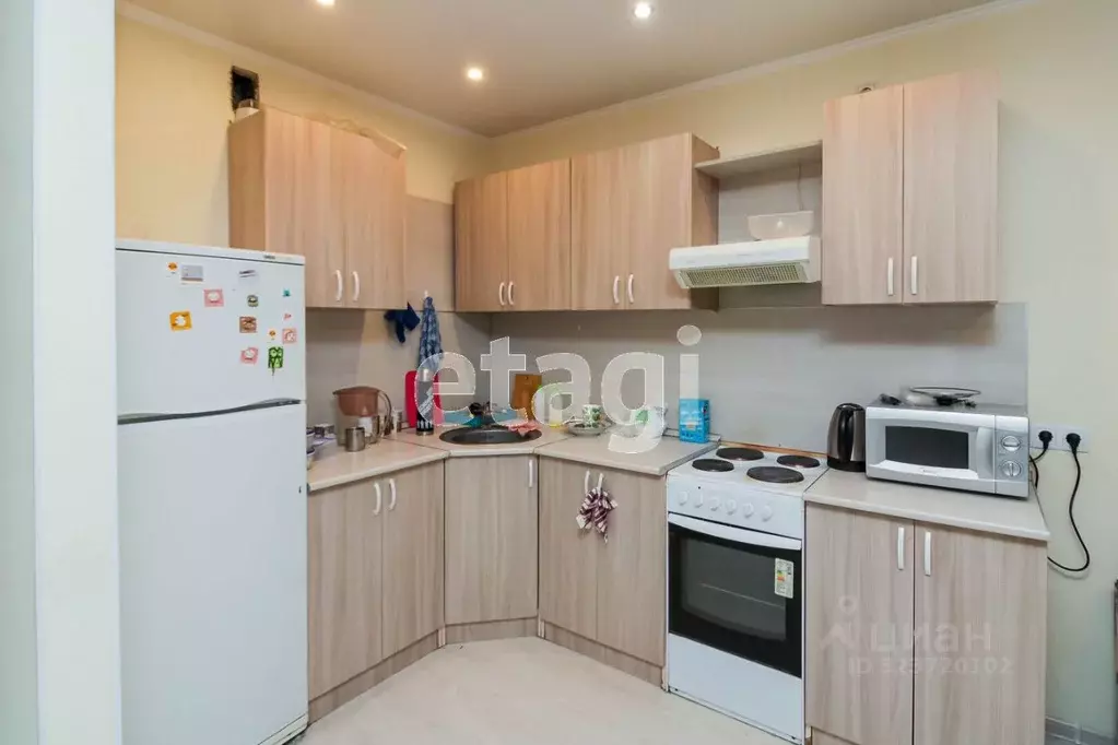 2-к кв. Тюменская область, Тюмень ул. 50 лет Октября, 57Б (60.5 м) - Фото 2