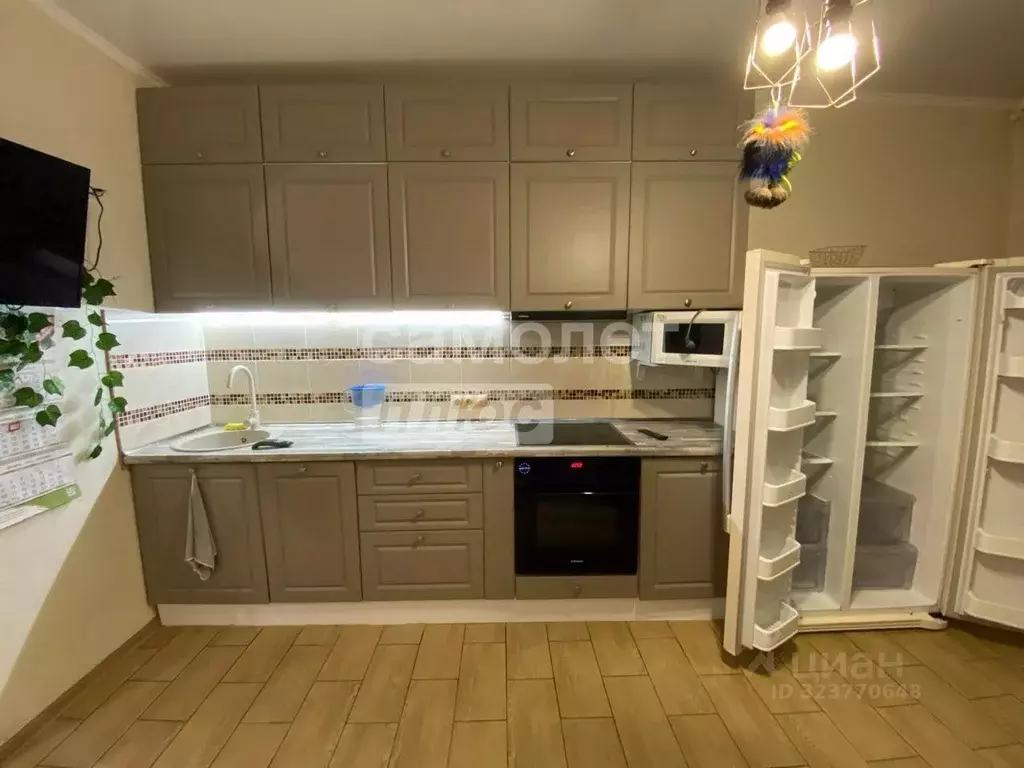 2-к кв. Омская область, Омск просп. Комарова, 11 (58.8 м) - Фото 1