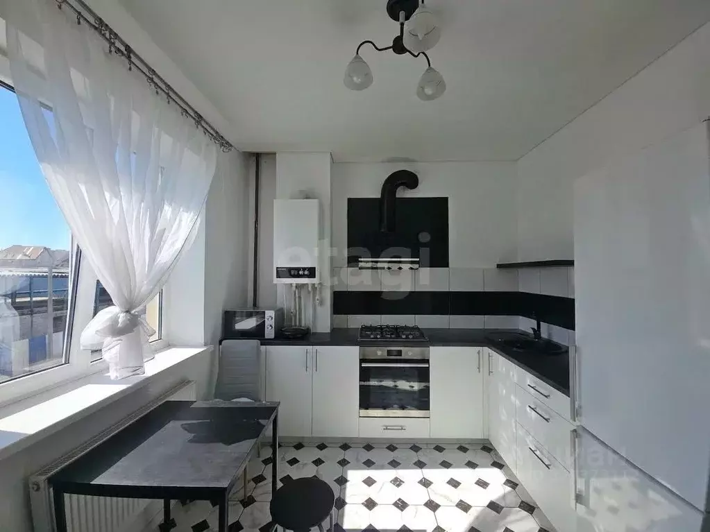 2-к кв. Калининградская область, Светлый ул. Гагарина, 8к2 (56.1 м) - Фото 1