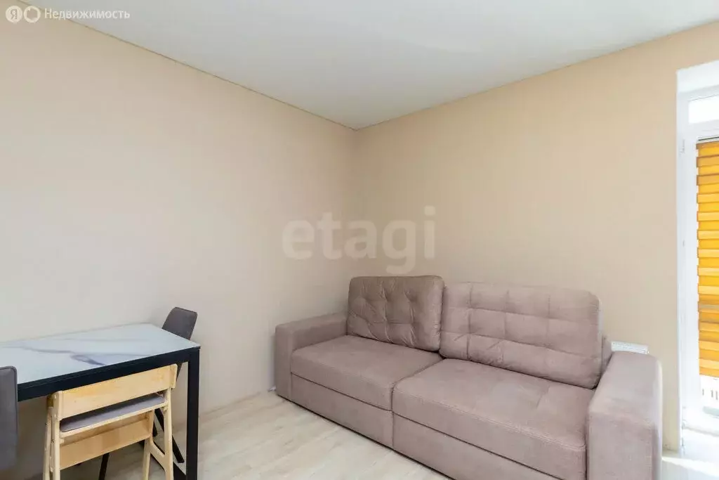 2-комнатная квартира: Тюмень, улица Владислава Крапивина, 10 (59.9 м) - Фото 1