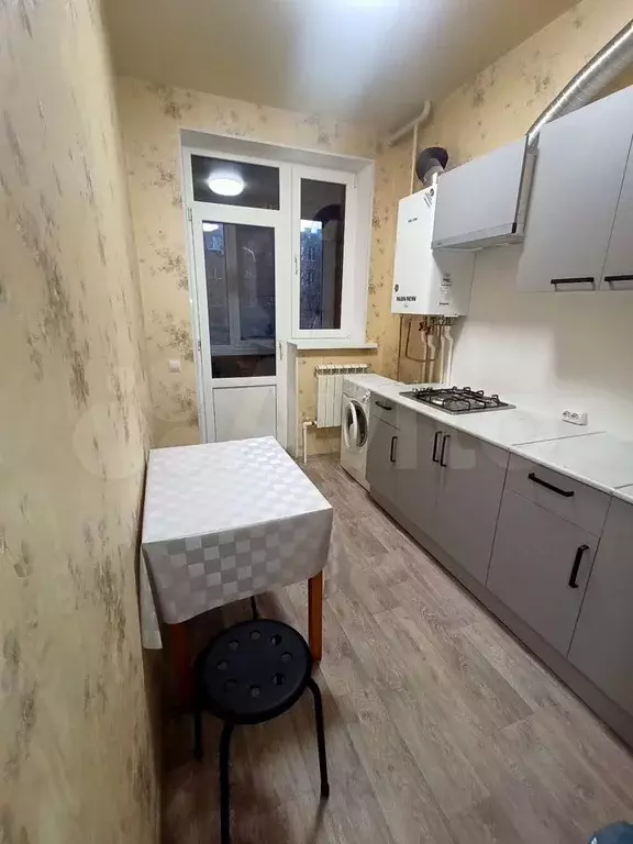 1-к. квартира, 30 м, 1/3 эт. - Фото 0