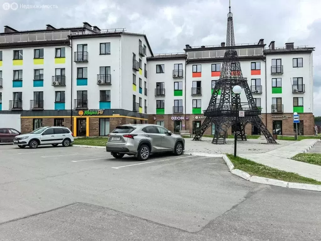 3-комнатная квартира: посёлок Октябрьский, улица Французский Квартал, ... - Фото 1