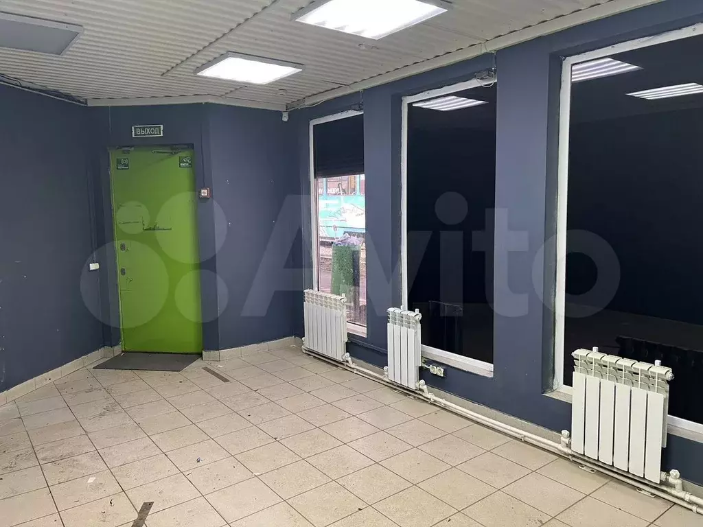 Сдам 35 м на остановке к-тр Аврора, 1 лин, трафик - Фото 0
