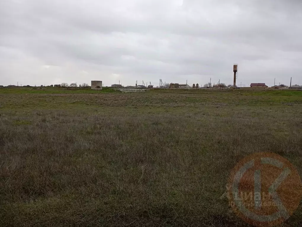 Участок в Крым, Сакский район, Суворовское с/пос, с. Туннельное ул. ... - Фото 1