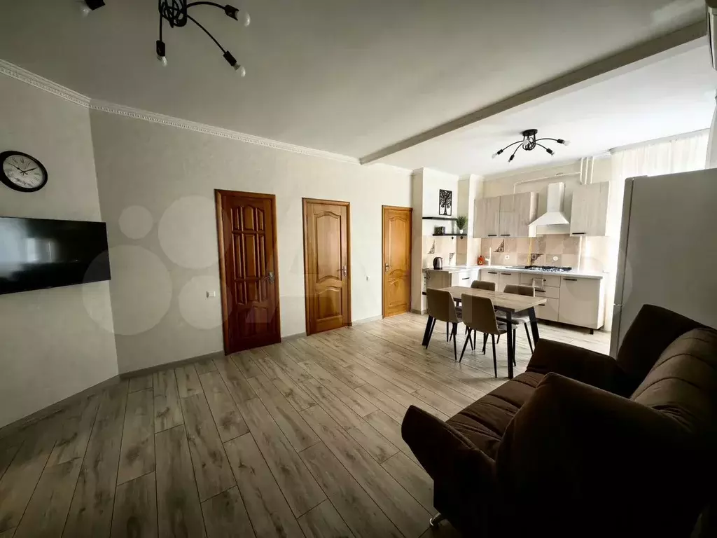2-к. квартира, 76 м, 1/5 эт. - Фото 1