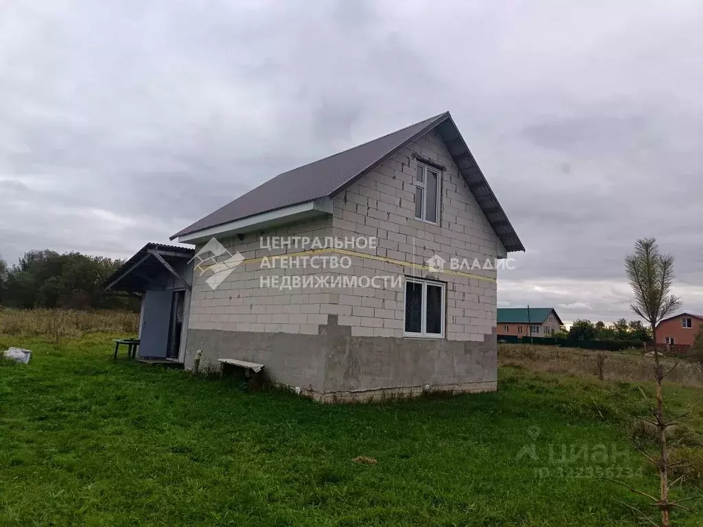 Дом в Рязанская область, Захаровский муниципальный округ, с. Лялино ... - Фото 1