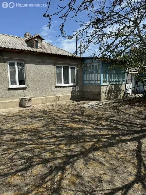 Дом в Республика Крым, посёлок городского типа Советский (60 м) - Фото 1