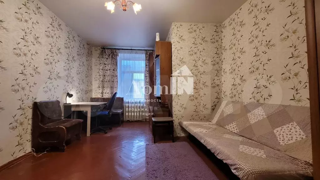 Комната 17,3 м в 5-к., 6/6 эт. - Фото 0