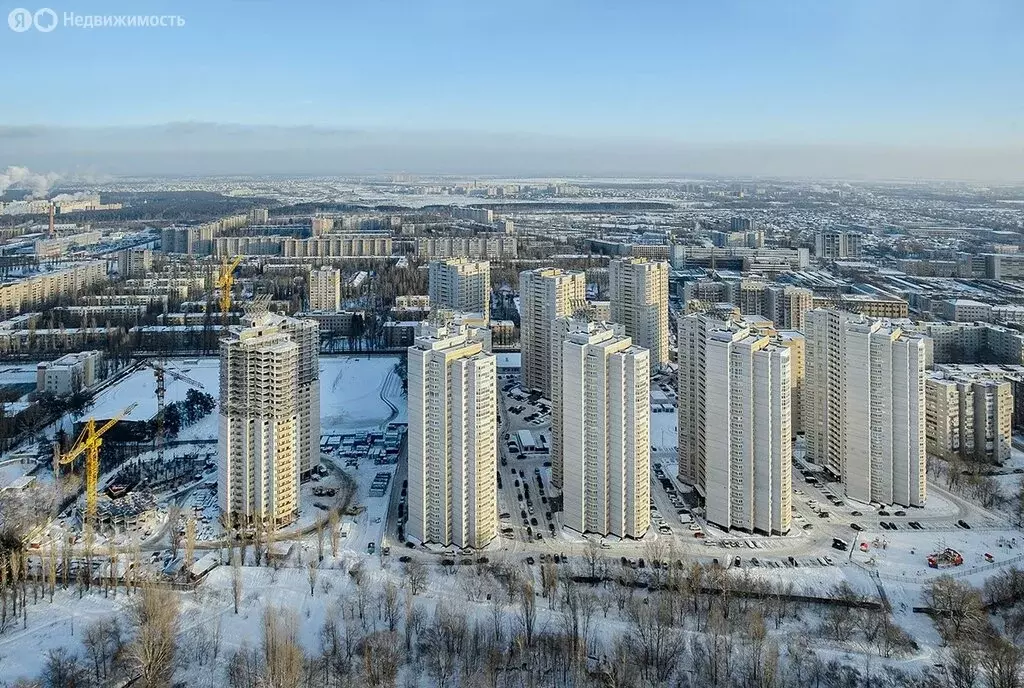 3-комнатная квартира: Воронеж, улица Перевёрткина, 1/10 (93 м) - Фото 0